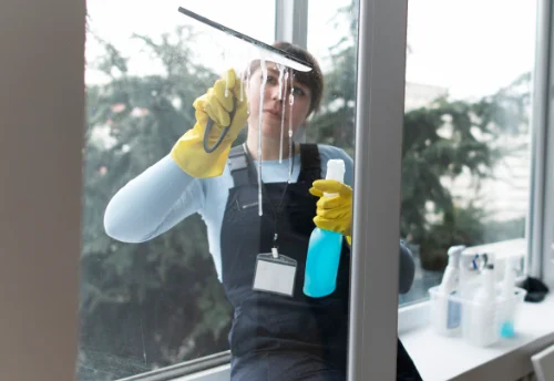 Nettoyage de vitres intérieures et extérieures à Thouars